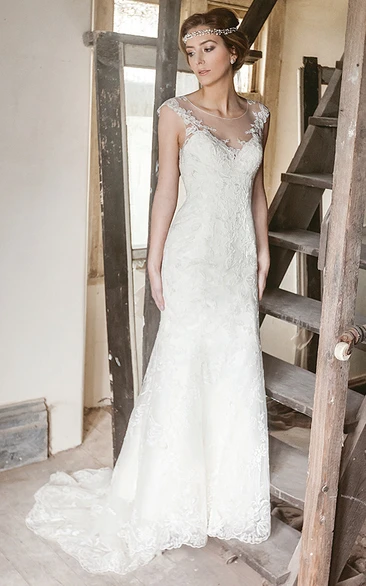 Floor-Length Scoop Cap-Sleeve Appliqued Lace Wedding Dress