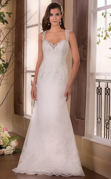 Sleeveless Long Wedding Dress with Appliques and Keyhole Back