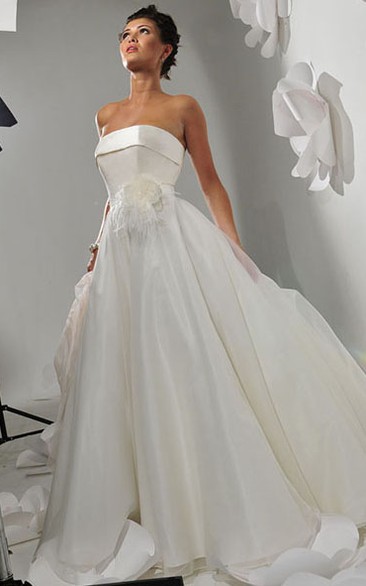 A-Line Sleeveless Floor-Length Strapless Floral Satin Wedding Dress With Court Train And Backless Style