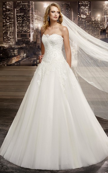 Strapless Brush-Train A-Line Lace Bridal Gown With Appliques And Lace-Up Back