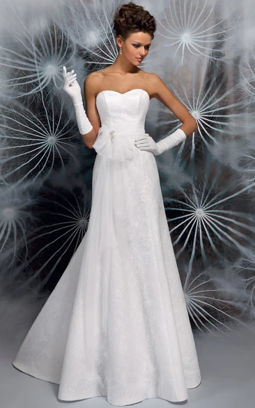 A-Line Floor-Length Lace Sweetheart Sleeveless Satin Wedding Dress With Low-V Back And Bow