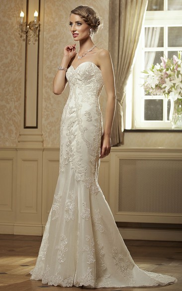 Sheath Sweetheart Appliqued Long Sleeveless Lace Wedding Dress With Waist Jewellery