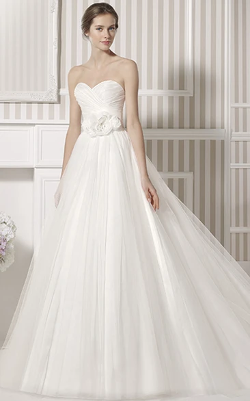 Ball Gown Sweetheart Tulle Wedding Dress With Criss Cross And Pleats