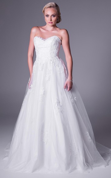 A-Line Sweetheart Long Tulle Wedding Dress With Appliques And V Back