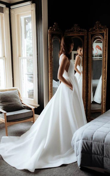 Simple Scoop-neck Sleeveless Empire Solid Modern Wedding Dress