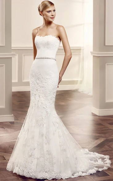 Strapless Long Appliqued Lace Wedding Dress With Court Train