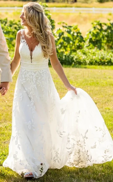Lace Empire Country V-neck Notched A-line Applique Outdoor Wedding Dress