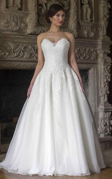 Ball Gown Floor-Length Sweetheart Lace&Organza Wedding Dress With Appliques And V Back