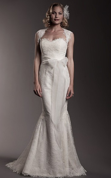 Trumpet Appliqued Queen-Anne Long Lace Wedding Dress With Bow