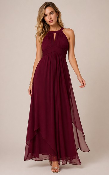 Robe de soirée élégante en mousseline bordeaux à col halter et ourlet asymétrique fluide