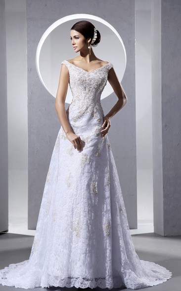 Laced V-Neck Sheath Dress Strapless Court Train