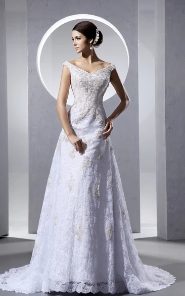 Laced V-Neck Sheath Dress Strapless Court Train