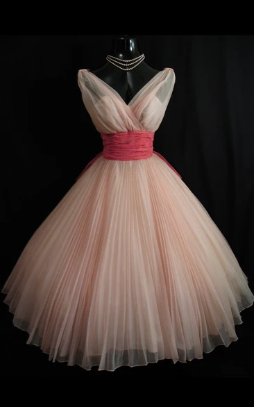 Sleveless V Neck Empire Chiffon Dress With Ruched Waist and Pleats