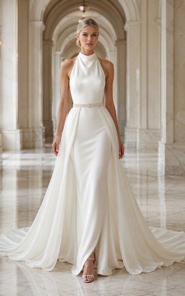 A-Linien-Brautkleid aus Satin mit Neckholder, Seitenschlitz und Schleppe