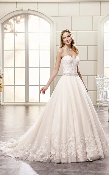 Ball Gown Floor-Length Sweetheart Jeweled Tulle&Lace Wedding Dress With Appliques