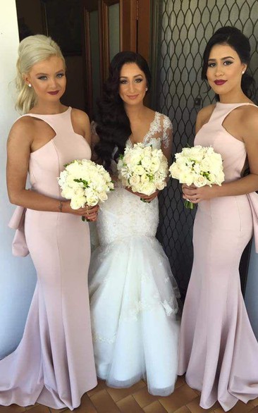 Timeless V-neck Mermaid White Wedding Dress With Lace Appliques