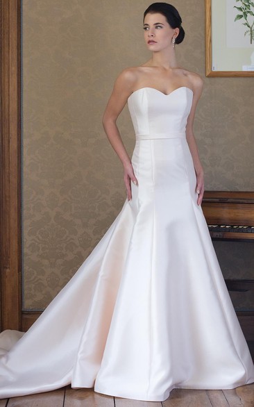 Sweetheart Satin Wedding Dress