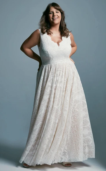 Scalloped Sleeveless Plus Size Lace Empire Pleated Floor-length Vintage Wedding Dress