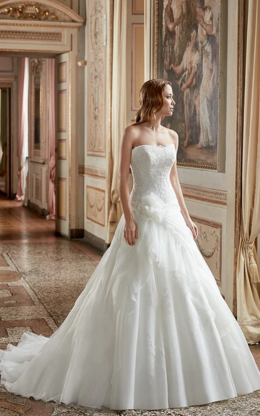 A-Line Strapless Floor-Length Appliqued Sleeveless Satin Wedding Dress With Ruffles And Flower
