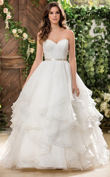 Sweetheart A-Line Wedding Dress With Ruffles And Lace Bodice