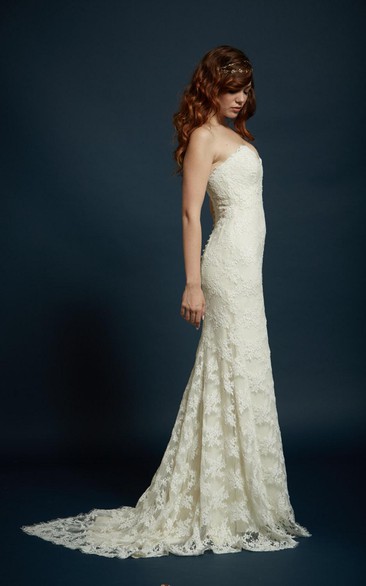 Sheath Sweetheart Strapless Floor Length Lace Bridal Gown With Scalloped Train