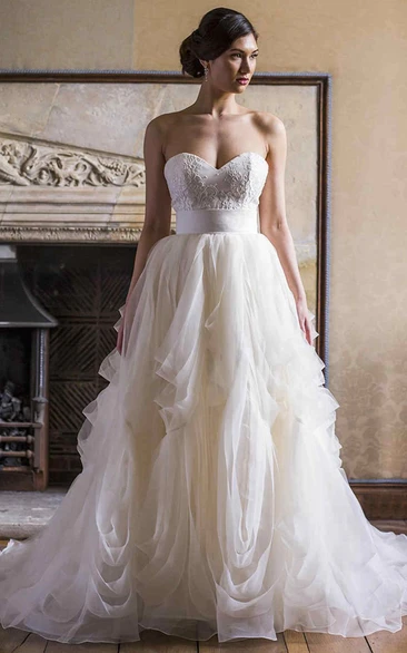Ball Gown Sweetheart Tulle Wedding Dress With Ruffles