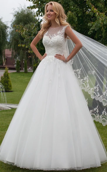 A-Line Scoop-Neck Sleeveless Tulle Wedding Dress With Illusion