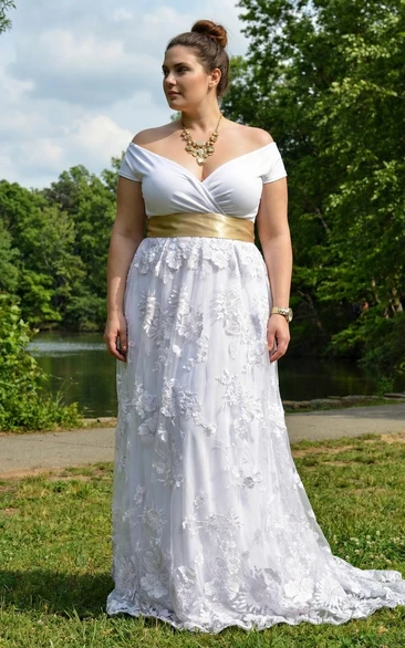 Plus Size Vintage Lace A-Line Wedding Gown