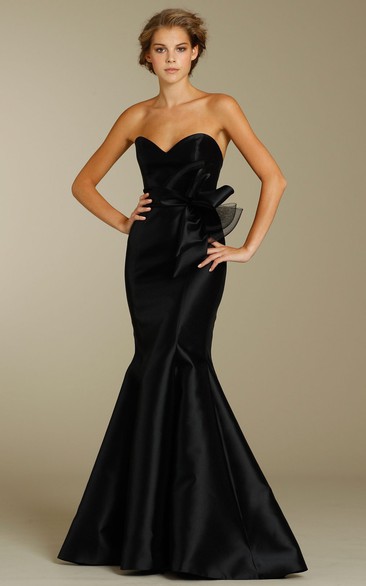 Mermaid Floor-Length Bowed Sleeveless Sweetheart Satin Bridesmaid Dress