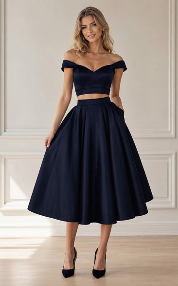 Robe deux pièces en satin à bretelles épaules dénudées, longueur thé