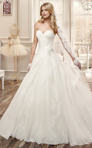 Sweetheart A-Line Wedding Dress With Side Floral Waist And Embroidery