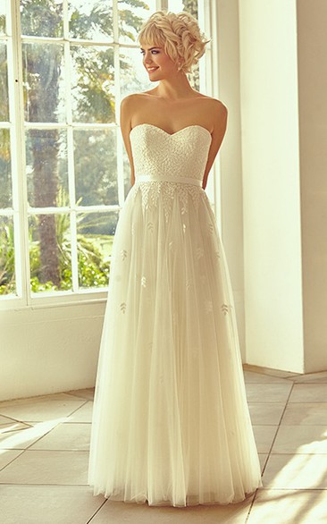 Sweetheart Floor-Length Appliqued Bowed Tulle Wedding Dress With Pleats And V Back