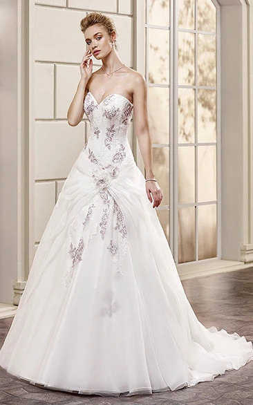 A-Line Long Sweetheart Tulle Wedding Dress With Appliques And Draping