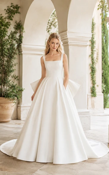Satin-Ballkleid mit eckigem Ausschnitt und Schleife am Rücken