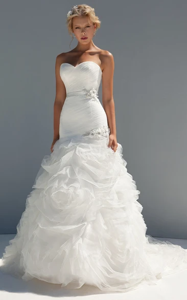 Criss-Cross Sweetheart Sleeveless Floor-Length Organza Wedding Dress With Ruffles And Flower