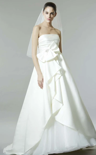 A-Line Bowed Strapless Sleeveless Floor-Length Satin Wedding Dress With Backless Style And Draping