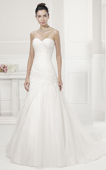 Sweetheart A-Line Organza Bridal Gown With Appliques