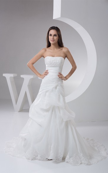Sleeveless Pick-Up Tulle Sweep Train and Dress With Appliques