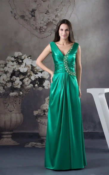 Plunged Sheath Sleeveless Stress and Dress With Pleats