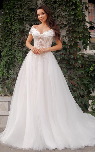 Casual Off-the-shoulder Ball Gown Tulle Sweep Train Wedding Dress with Ruching