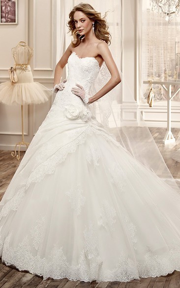 Sweetheart A-Line Wedding Dress With Side Ruching Skirt And Brush Train