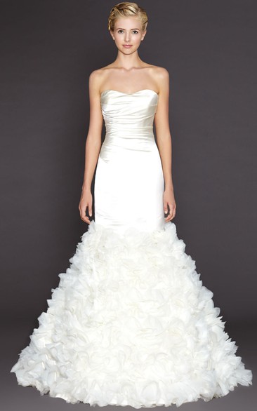 Mermaid Sweetheart Satin Wedding Dress With Ruffles