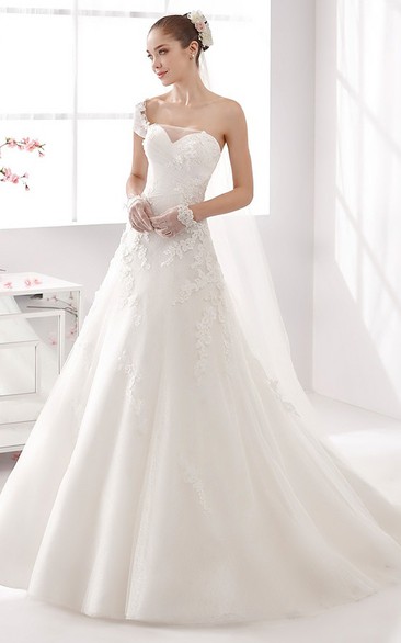 Sweetheart A-Line Wedding Gown With Lace Appliques and One Strap
