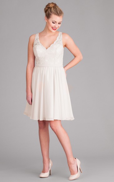Short V-Neck Sleeveless Lace Chiffon Wedding Dress
