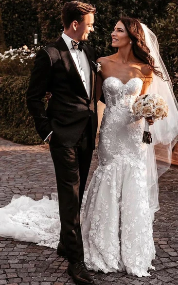 Romantic Strapless Lace Mermaid Wedding Dress with Floral Appliqués