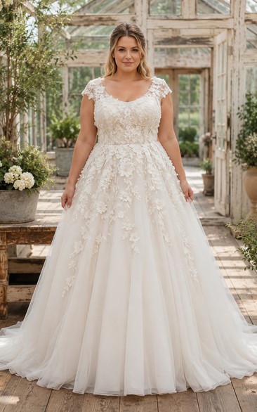 Robe de mariée grande taille ivoire à manches courtes en dentelle et jupe en tulle
