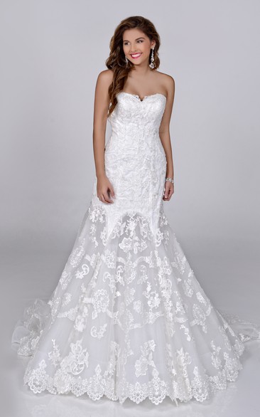Lace Sweetheart Fit And Flare Wedding Dress With Dropped Waist
