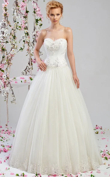 A-Line Embroidered Sweetheart Long Sleeveless Tulle&Lace Wedding Dress