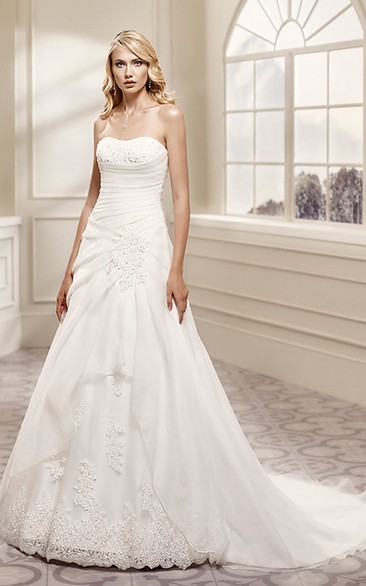 A-Line Strapless Appliqued Sleeveless Maxi Satin Wedding Dress With Draping