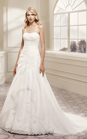 A-Line Strapless Appliqued Sleeveless Maxi Satin Wedding Dress With Draping